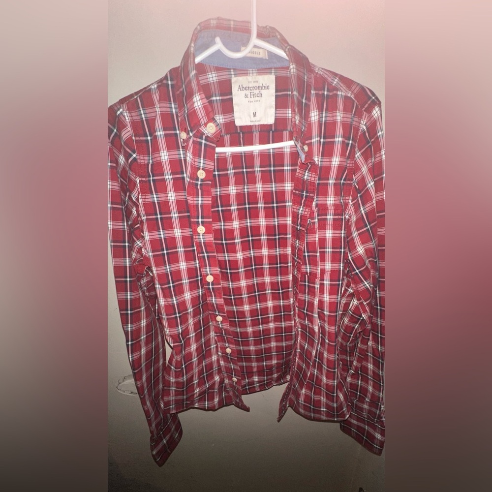 3 long sleeve button down shirt from hollister two are a size medium and 1 large